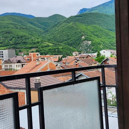 Lovely 1 Bedroom Within Walking Distance, Views Peje Exteriér fotografie