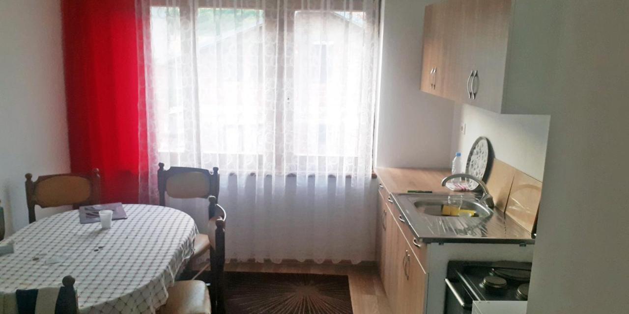 Lovely 1 Bedroom Within Walking Distance, Views Peje Exteriér fotografie