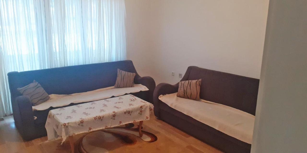 Lovely 1 Bedroom Within Walking Distance, Views Peje Exteriér fotografie