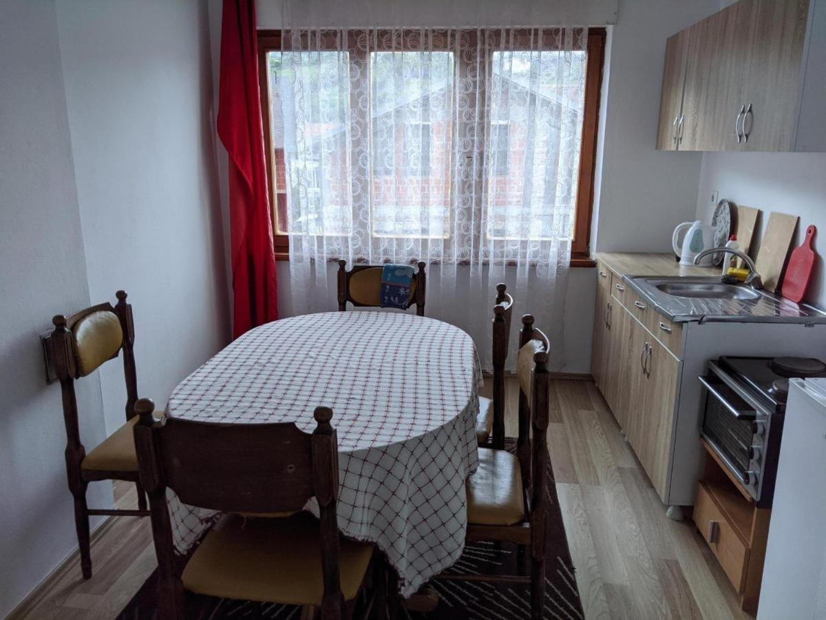 Lovely 1 Bedroom Within Walking Distance, Views Peje Exteriér fotografie