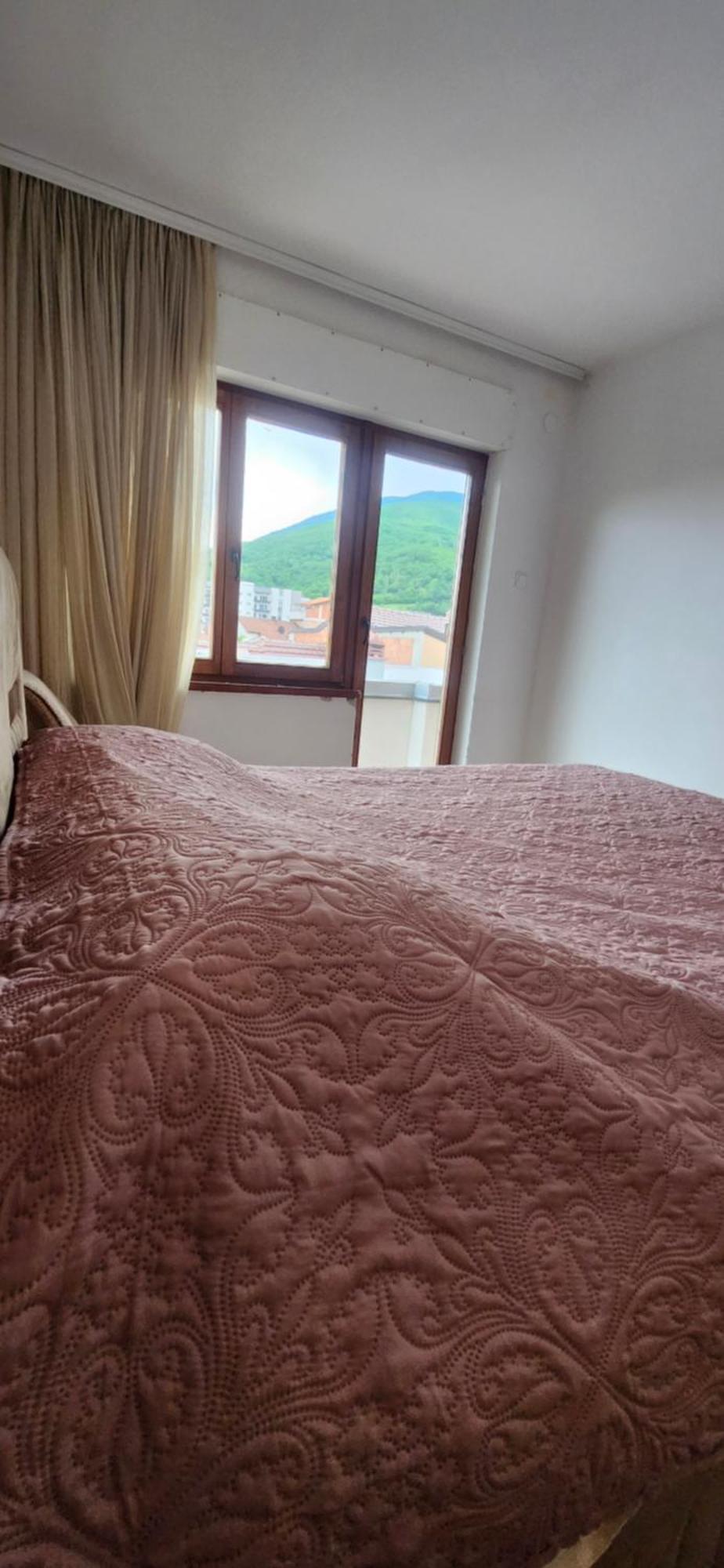 Lovely 1 Bedroom Within Walking Distance, Views Peje Exteriér fotografie