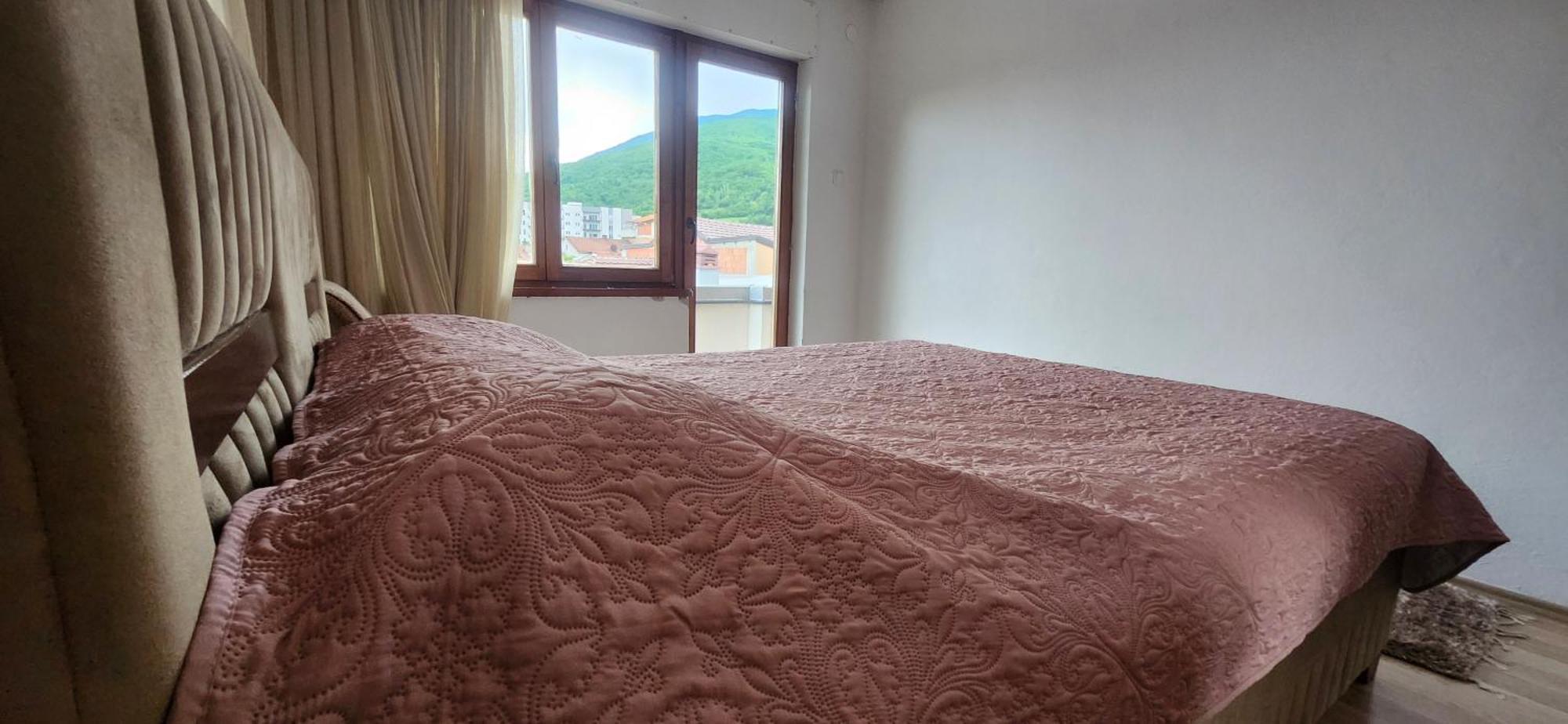 Lovely 1 Bedroom Within Walking Distance, Views Peje Exteriér fotografie